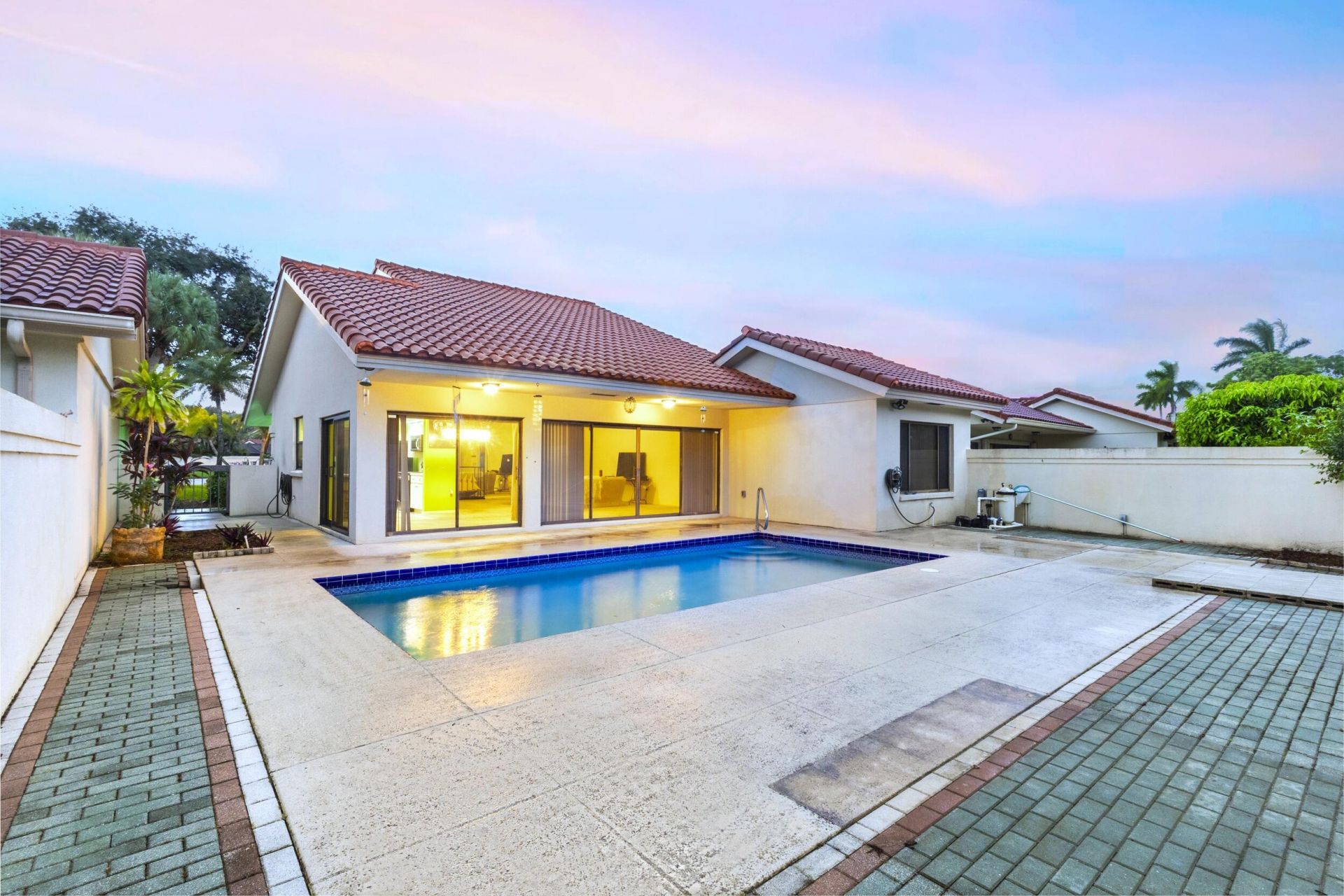 2845 Duquesne Circle, West Palm Beach, FL 33409 Photo
