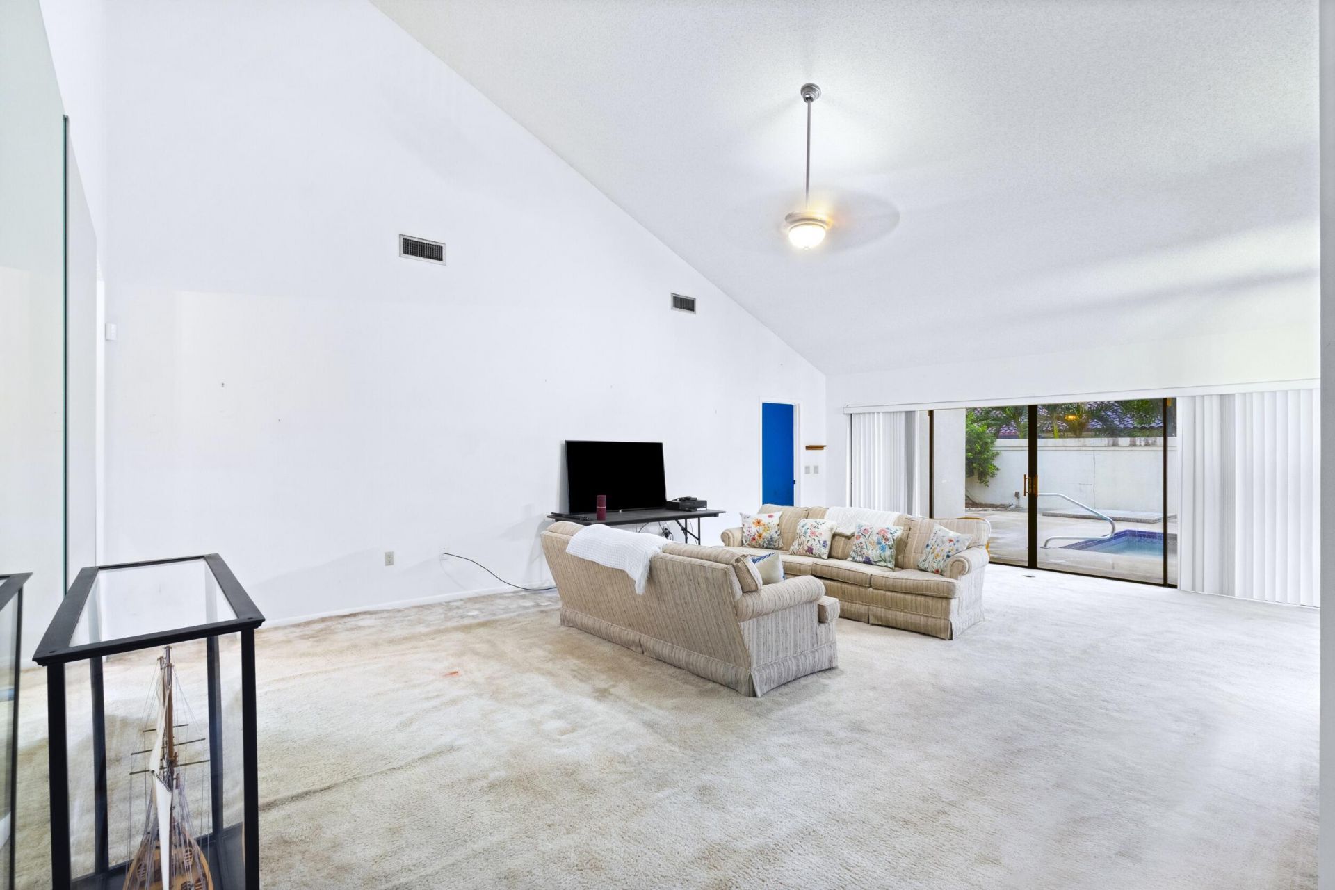 2845 Duquesne Circle, West Palm Beach, FL 33409 Photo
