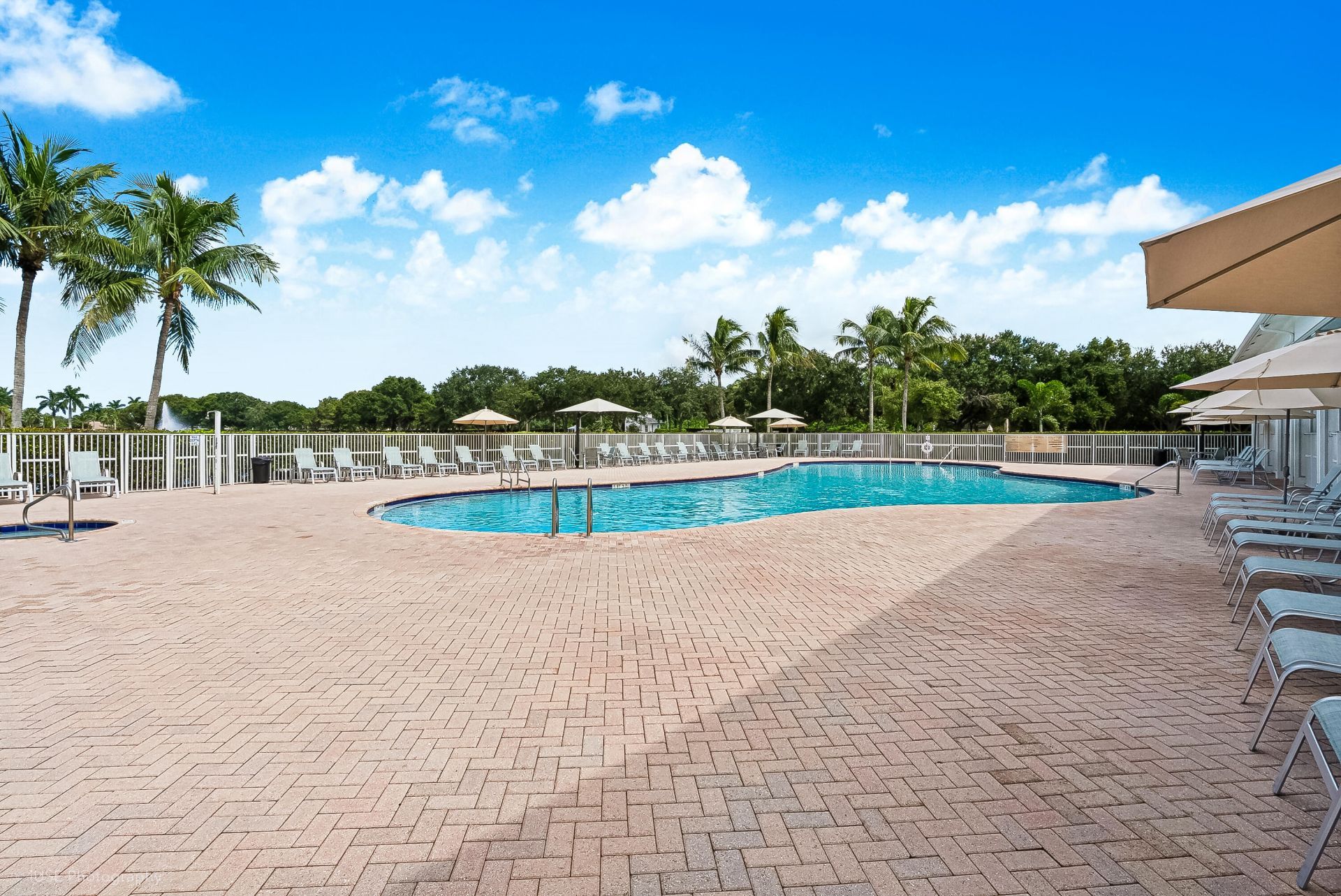 127 Palm Beach Plantation Boulevard, West Palm Beach, FL 33411 Photo