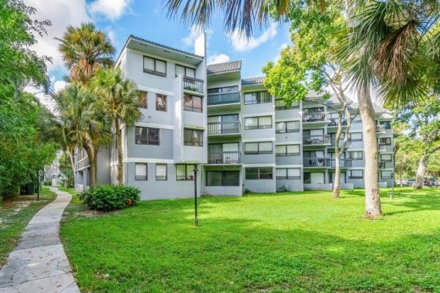 1880 N Congress Avenue, Unit 104, West Palm Beach, FL 33401 Photo