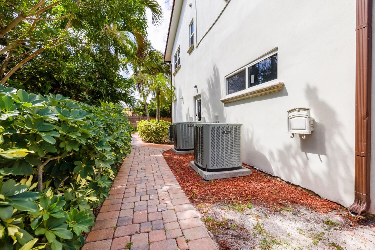 4108 S Ocean Boulevard, Highland Beach, FL 33487 Photo
