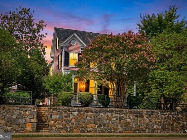 431 S KING STREET, LEESBURG, VA 20175