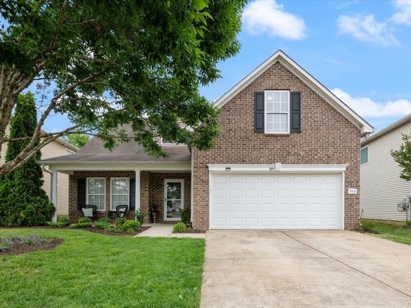 543 Creek Oak Dr , Murfreesboro, TN 37128