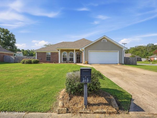 315 Orchard Way, Brandon, MS 39047