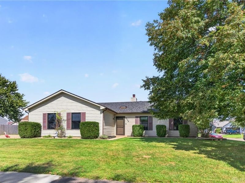 2509 Aberdeen Court, Troy, OH 45373 Photo 2