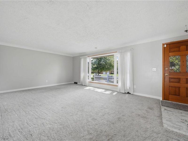 2769 Englewood Drive NE, Canton, OH 44721 Photo 2