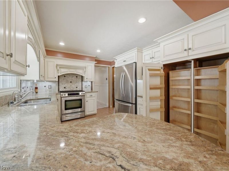 2769 Englewood Drive NE, Canton, OH 44721 Photo 9