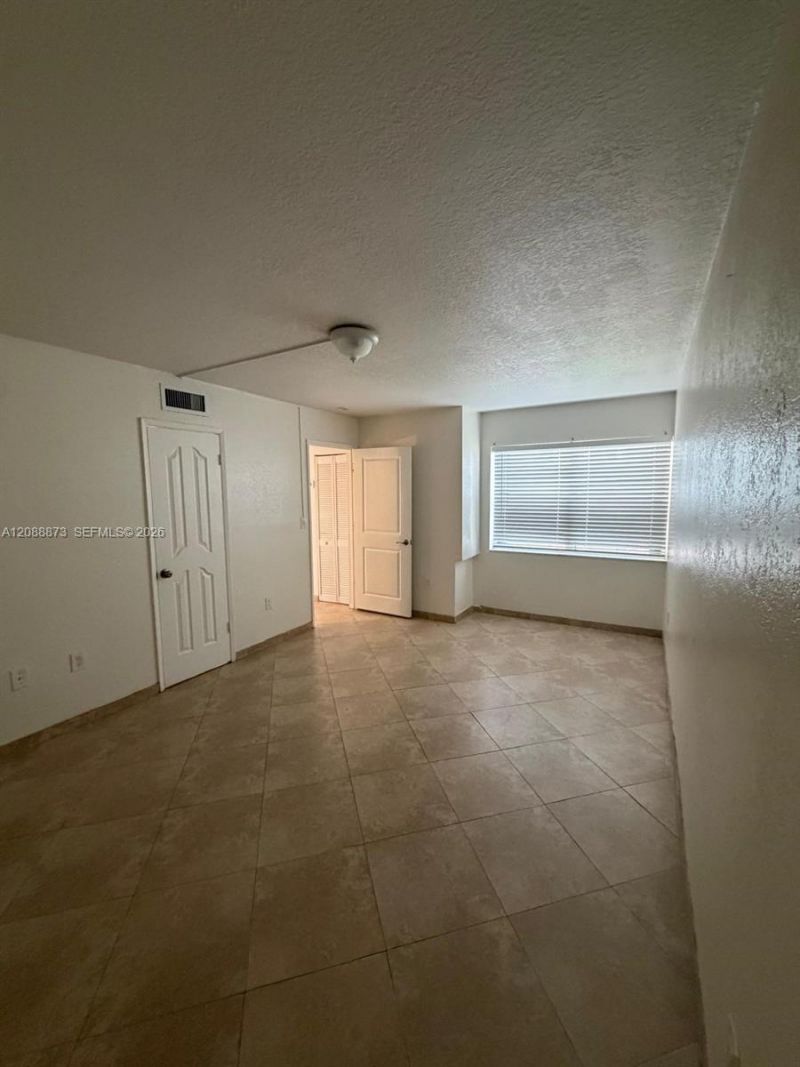 10115 NW 9th St Cir , Unit 6-106, Miami, FL 33172 Photo
