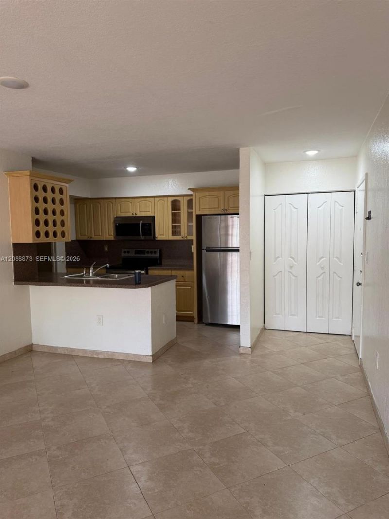 10115 NW 9th St Cir , Unit 6-106, Miami, FL 33172 Photo