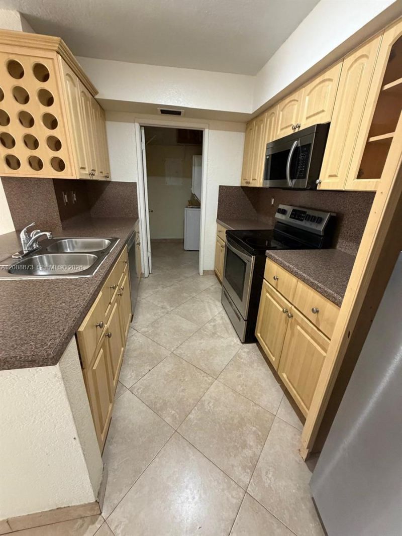 10115 NW 9th St Cir , Unit 6-106, Miami, FL 33172 Photo