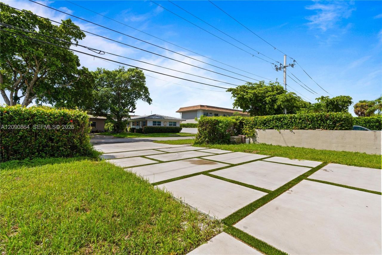 580 Lee Dr, Miami Springs, FL 33166 Photo