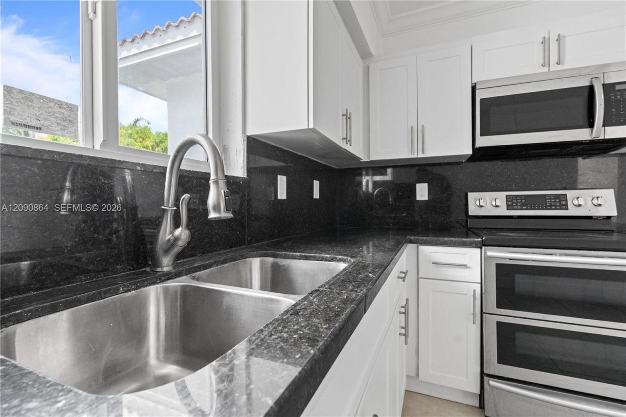 580 Lee Dr, Miami Springs, FL 33166 Photo