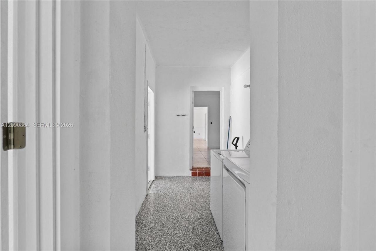 580 Lee Dr, Miami Springs, FL 33166 Photo