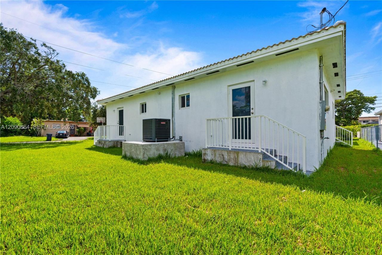 580 Lee Dr, Miami Springs, FL 33166 Photo