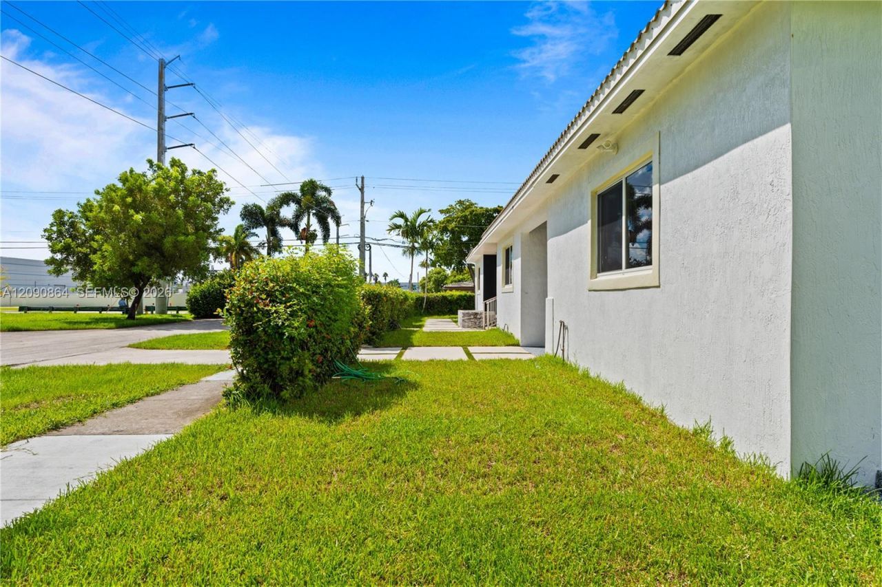 580 Lee Dr, Miami Springs, FL 33166 Photo