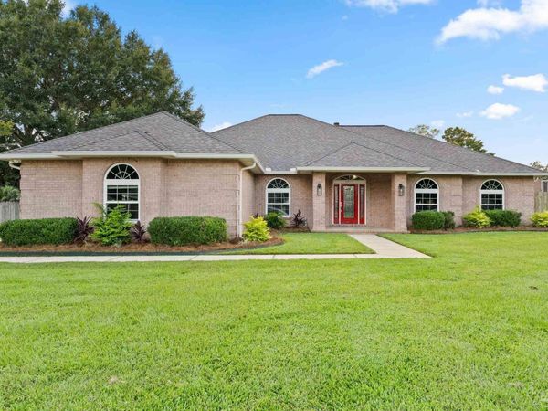 1017 Bushwood Dr, Cantonment, FL 32533