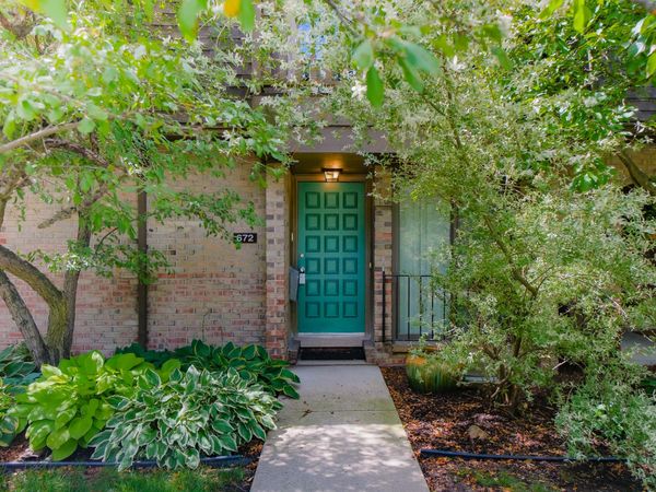 672 Greenhills Drive, Ann Arbor, MI 48105
