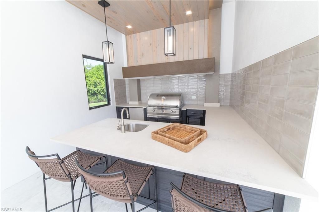 18 Caribbean Rd , Naples, FL 34108 Photo