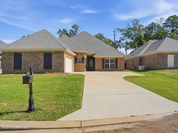 111 Ashley Park Drive, Byram, MS 39272