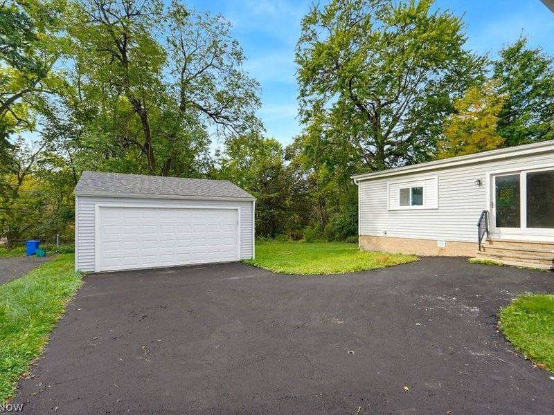 17930 Chagrin Boulevard, Shaker Heights, OH 44122 Photo 4