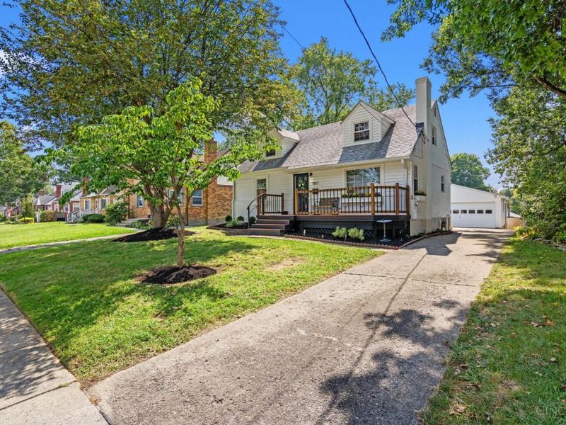 7817 Maple Leaf Drive, Madeira, OH 45243 Photo 2