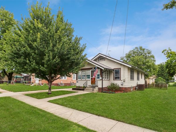 818 E 5th Street N, Newton, IA 50208