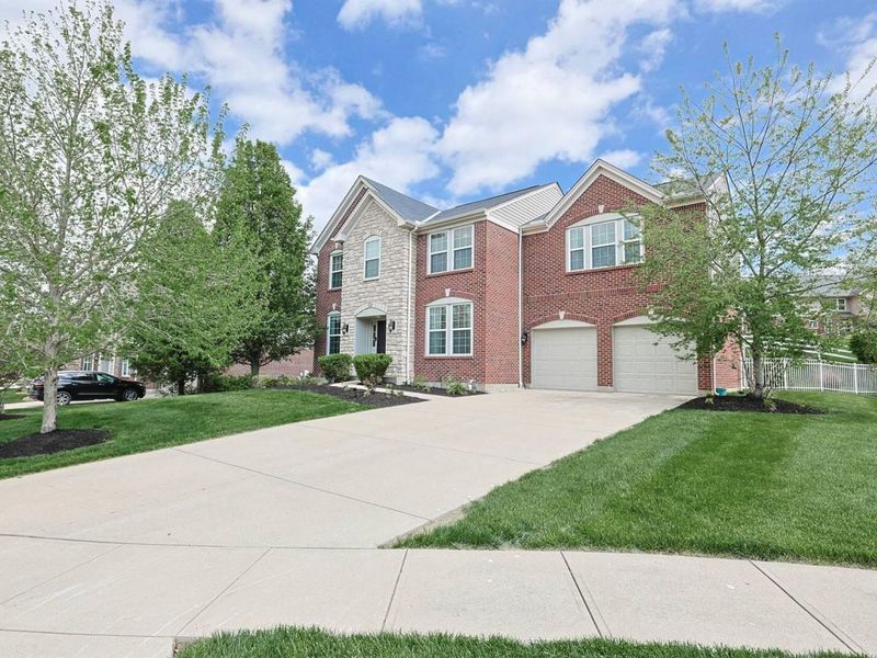 8640 Treeline Drive, Florence, KY 41042 Photo 2