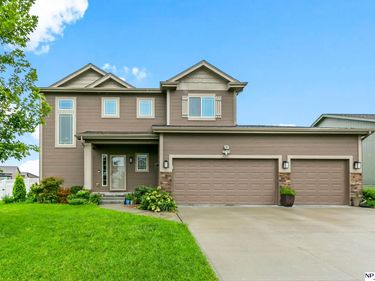 9215 S 179 Street, Omaha, NE 68136