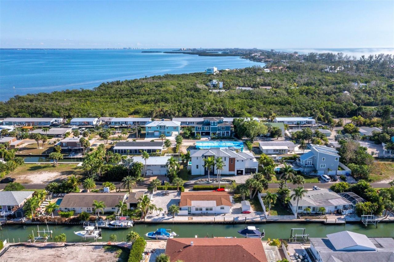 691 Tarawitt Drive, Longboat Key, FL 34228 Photo