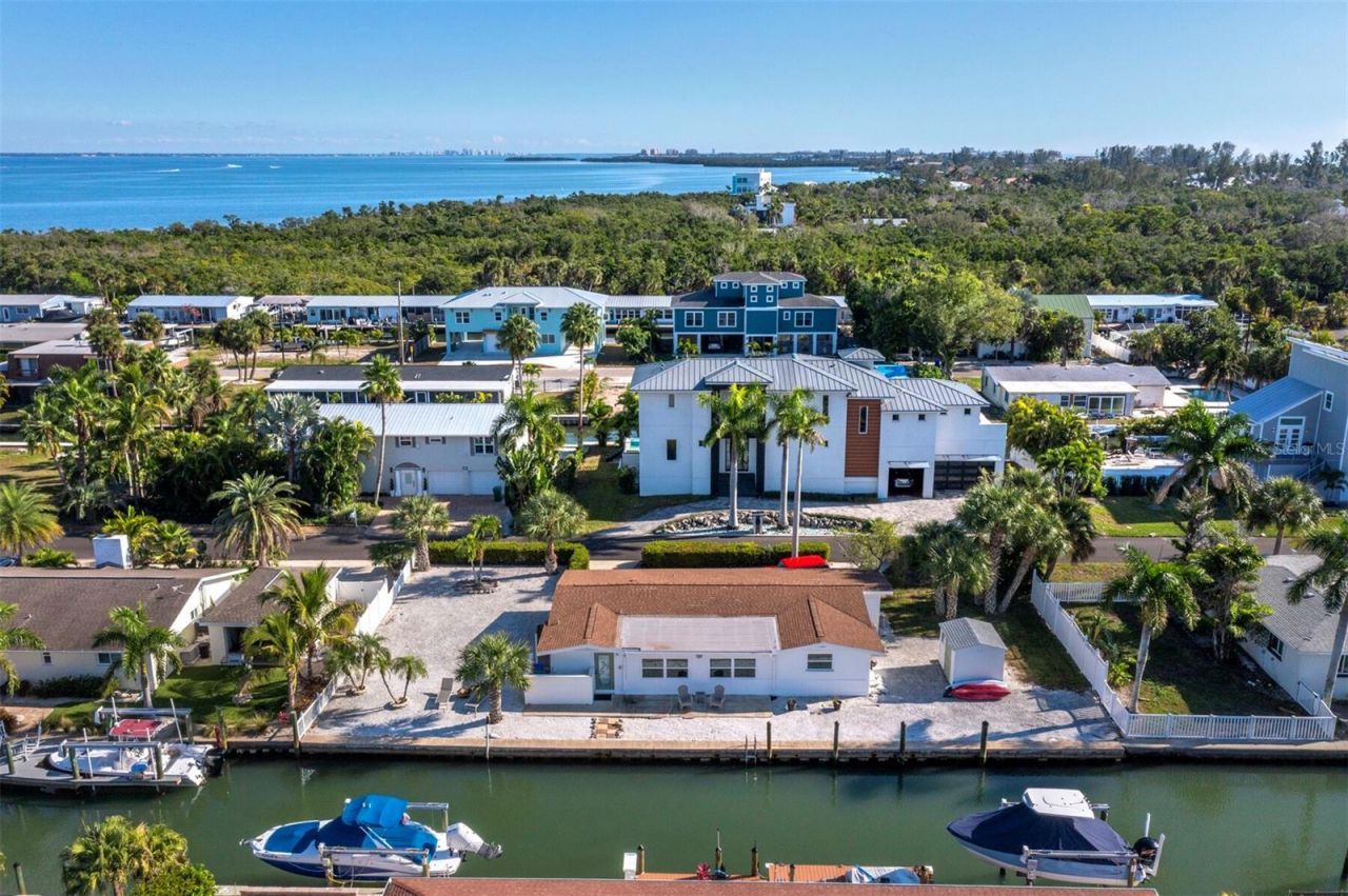 691 Tarawitt Drive, Longboat Key, FL 34228 Photo