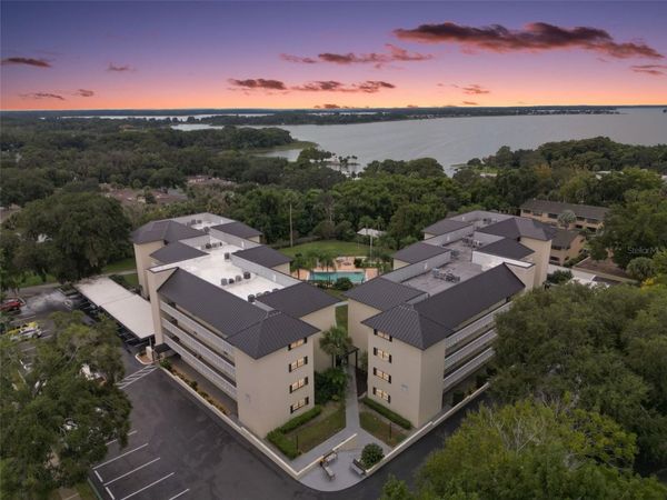 101 N GRANDVIEW STREET , Unit 111, MOUNT DORA, FL 32757