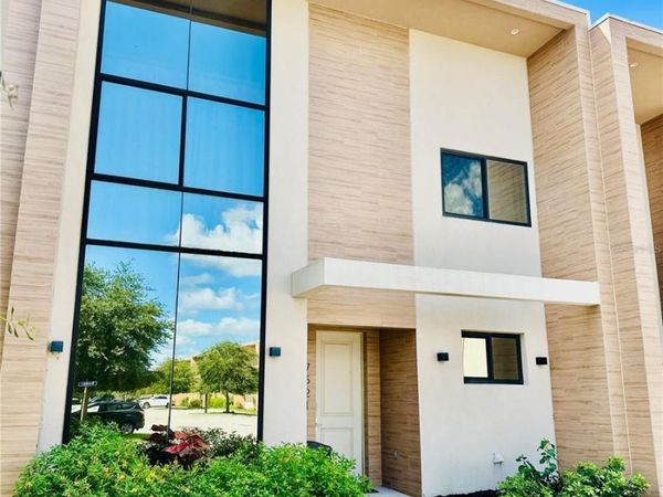 7521 BROOKLYN DRIVE , KISSIMMEE, FL 34747