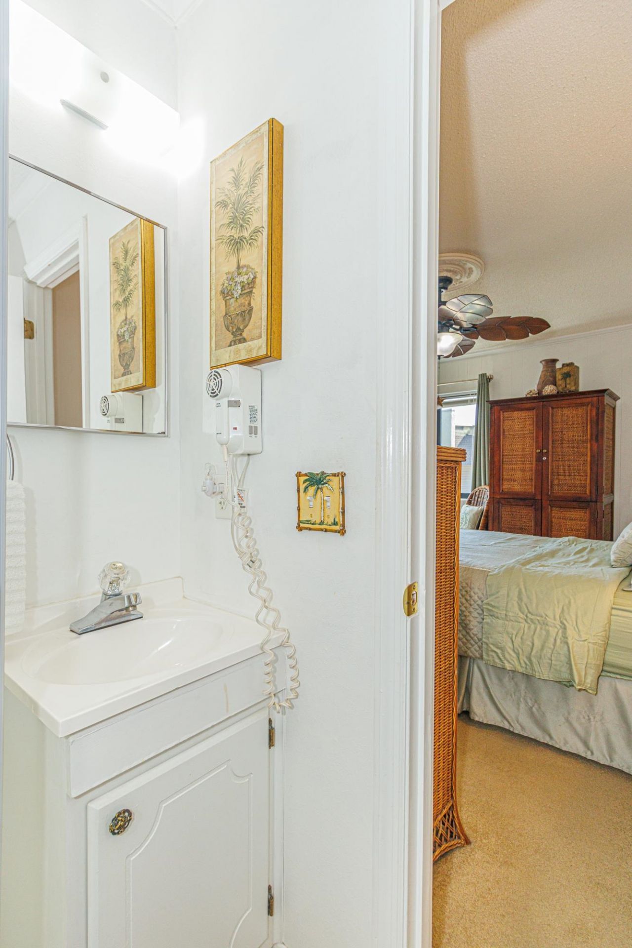 5601 N Ocean Blvd.  Photo 24