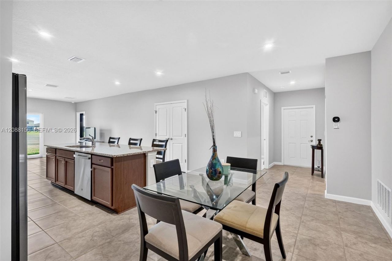 9364 SW Libertas Way, Port Saint Lucie, FL 34987 Photo