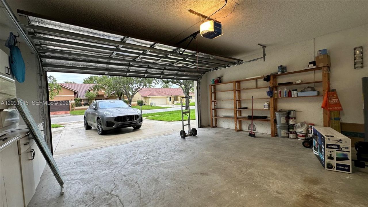 1035 NW 164th Ave, Pembroke Pines, FL 33028 Photo