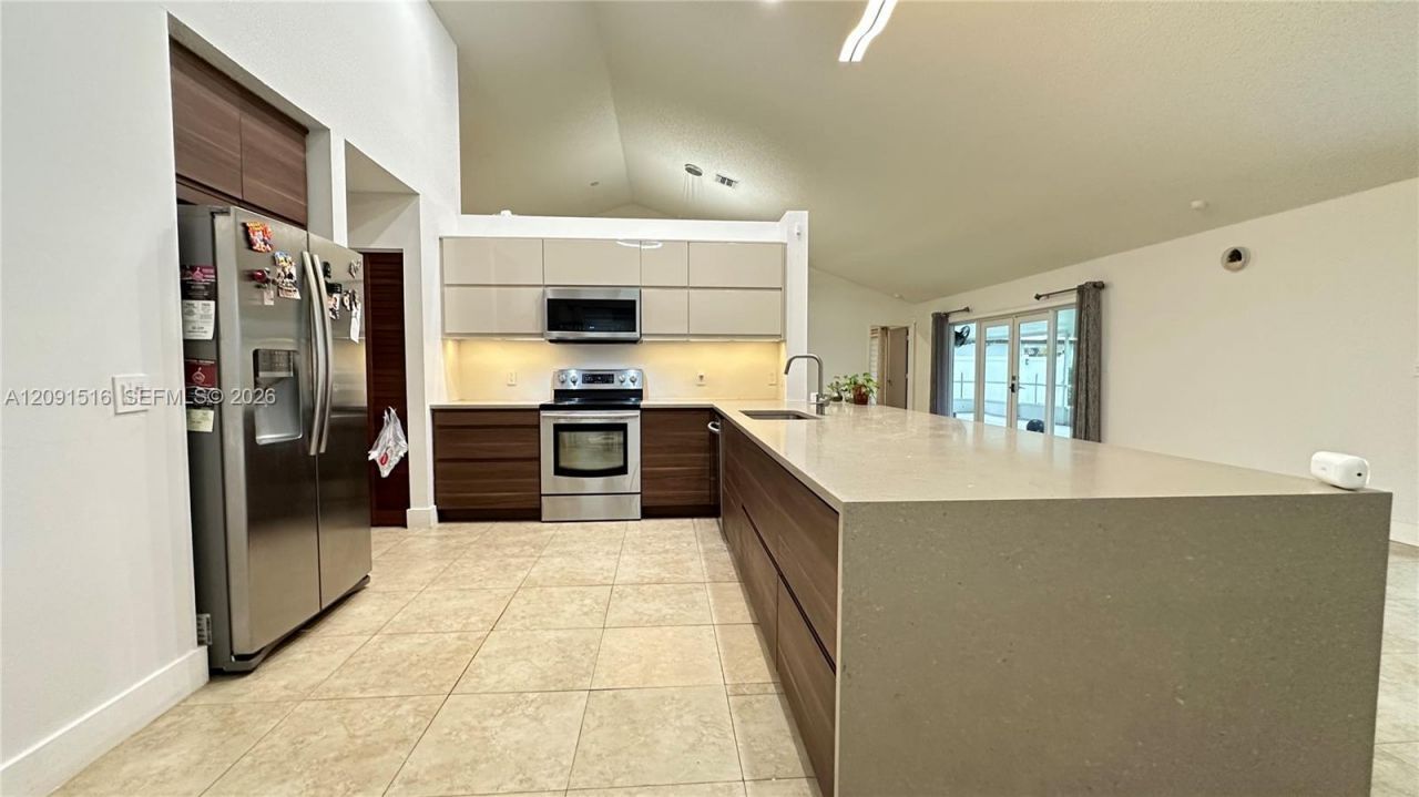 1035 NW 164th Ave, Pembroke Pines, FL 33028 Photo