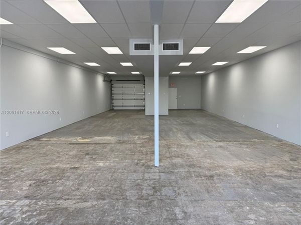 1040 E Oakland Park Blvd , Oakland Park, FL 33334