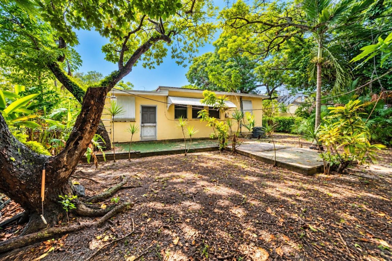 420 NW 42nd St , Miami, FL 33127 Photo