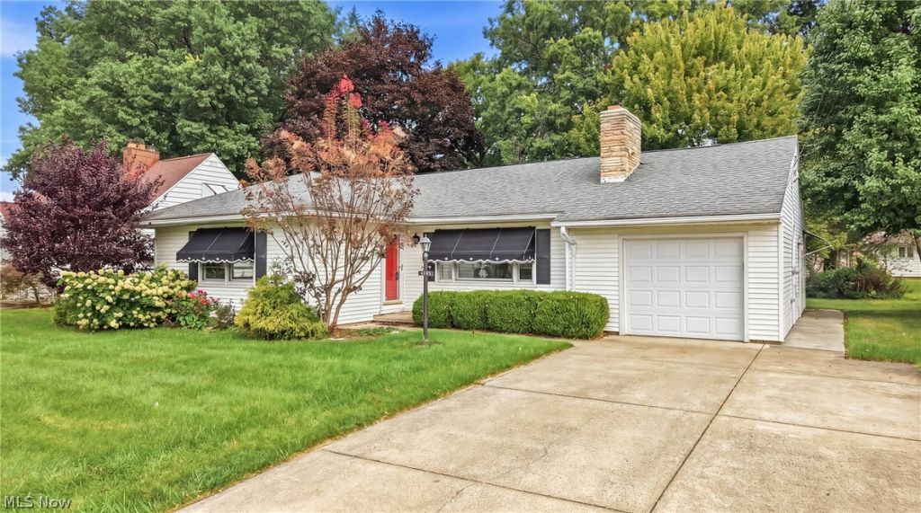 2083 Beechwood Street Ne, Warren, OH 44483 Main Photo