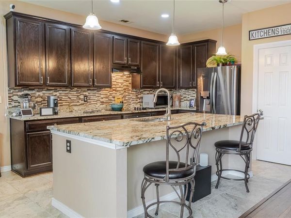 419 Kingfisher Lane, Arlington, TX 76002
