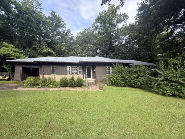 275 N Carolina Ave , Sewanee, TN 37375