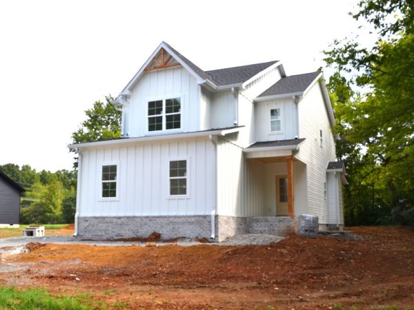 1517 Riggins Dr , Clarksville, TN 37042