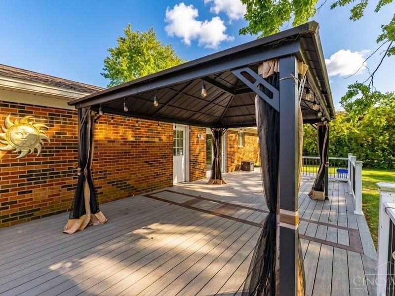 8130 Brucehills Drive, West Chester, OH 45069 Photo 3