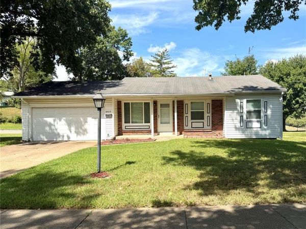 10619 Foxlair Drive , St Louis, MO 63137