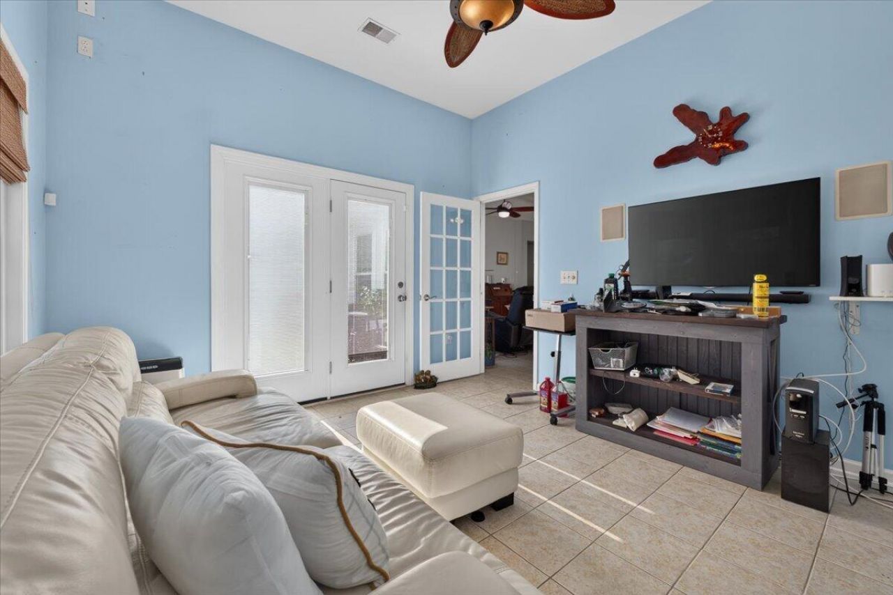 302 Sparkleberry Lane Photo 11