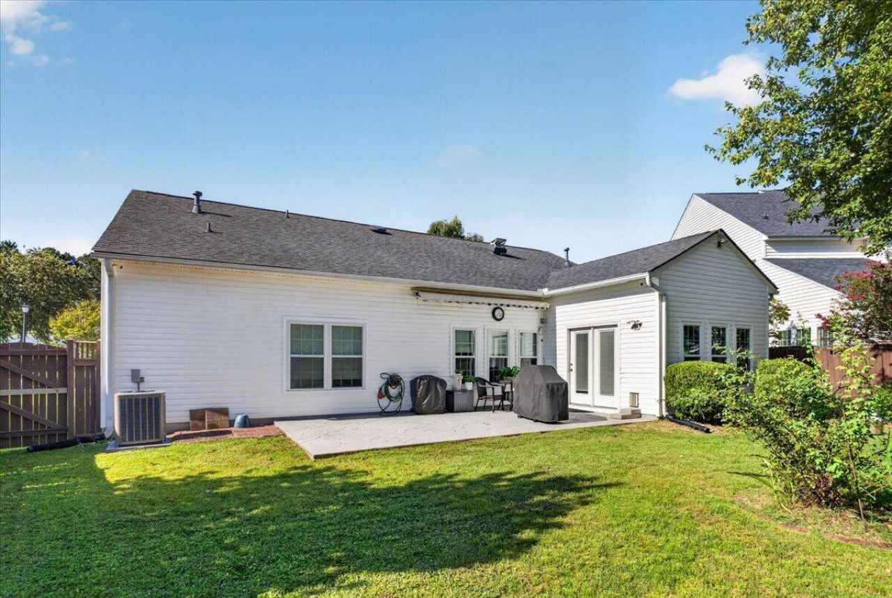 302 Sparkleberry Lane Photo 23