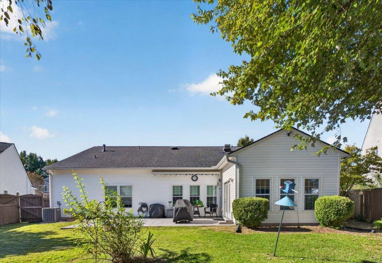 302 Sparkleberry Lane Photo 24