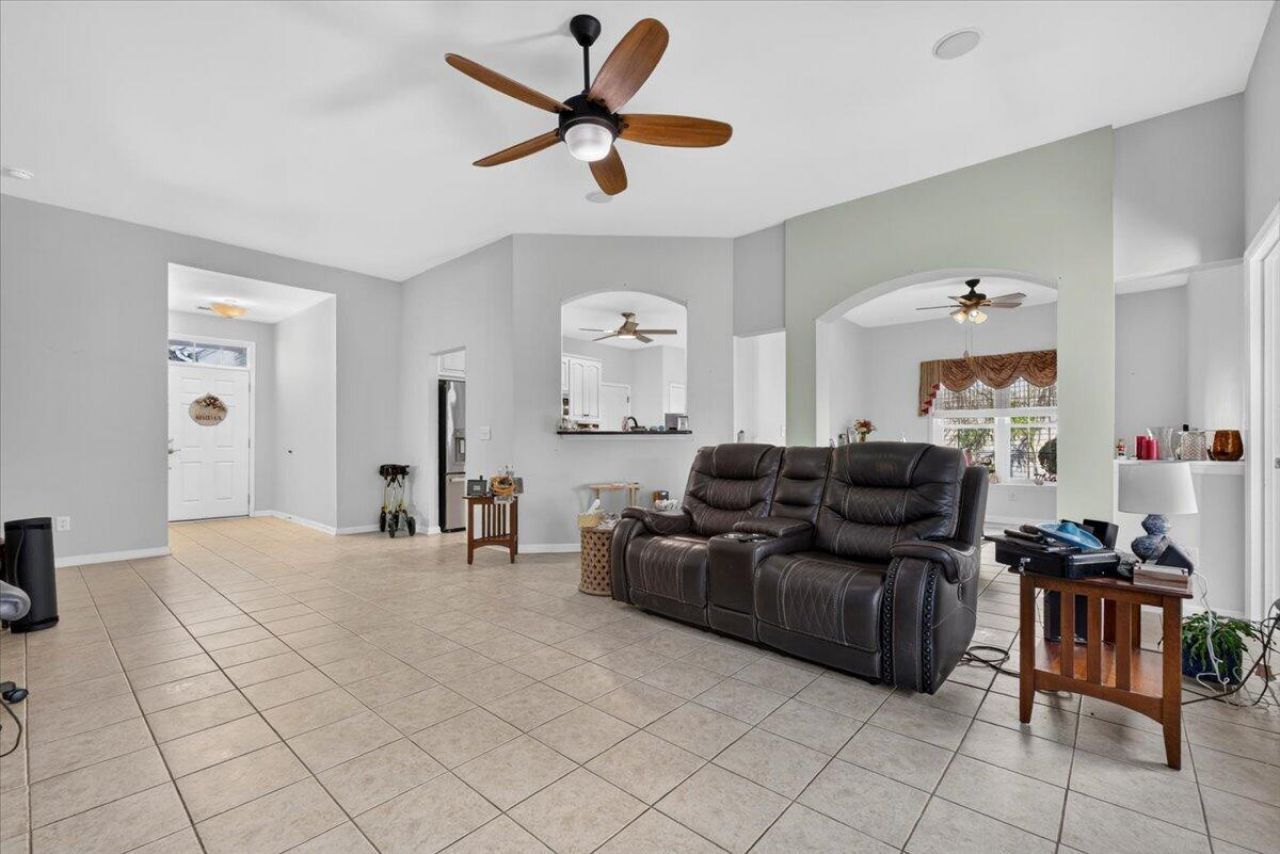 302 Sparkleberry Lane Photo 6