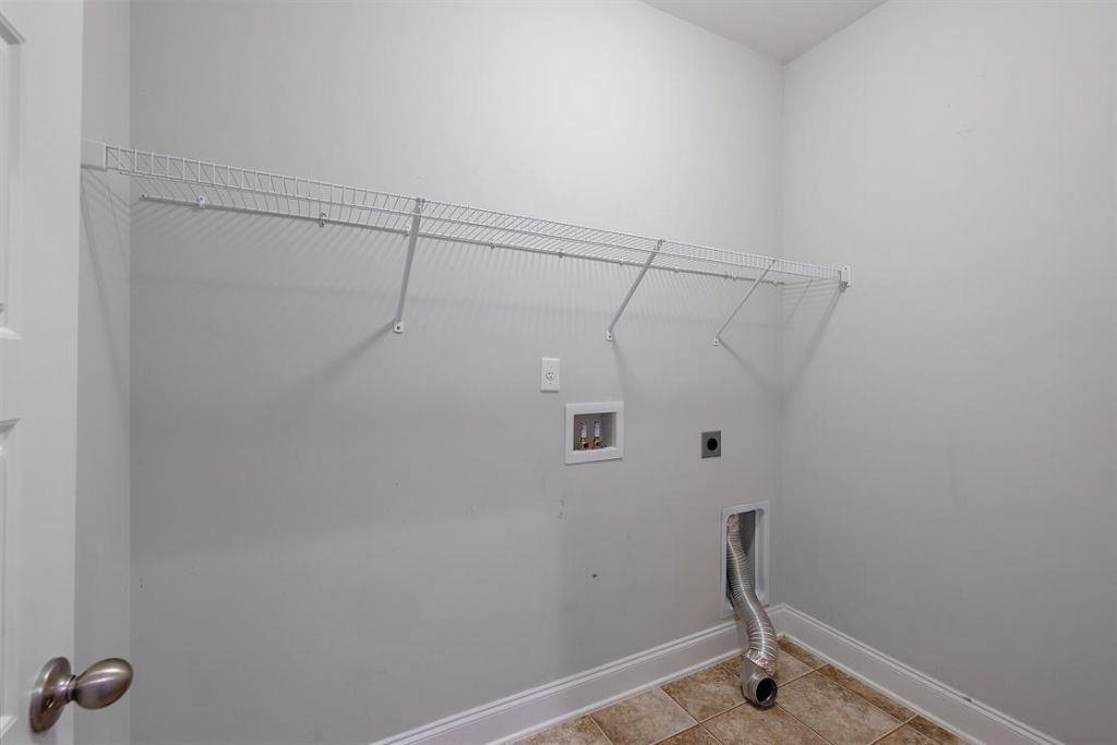 424 Philbrick Drive Photo 10