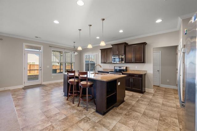 424 Philbrick Drive Photo 5